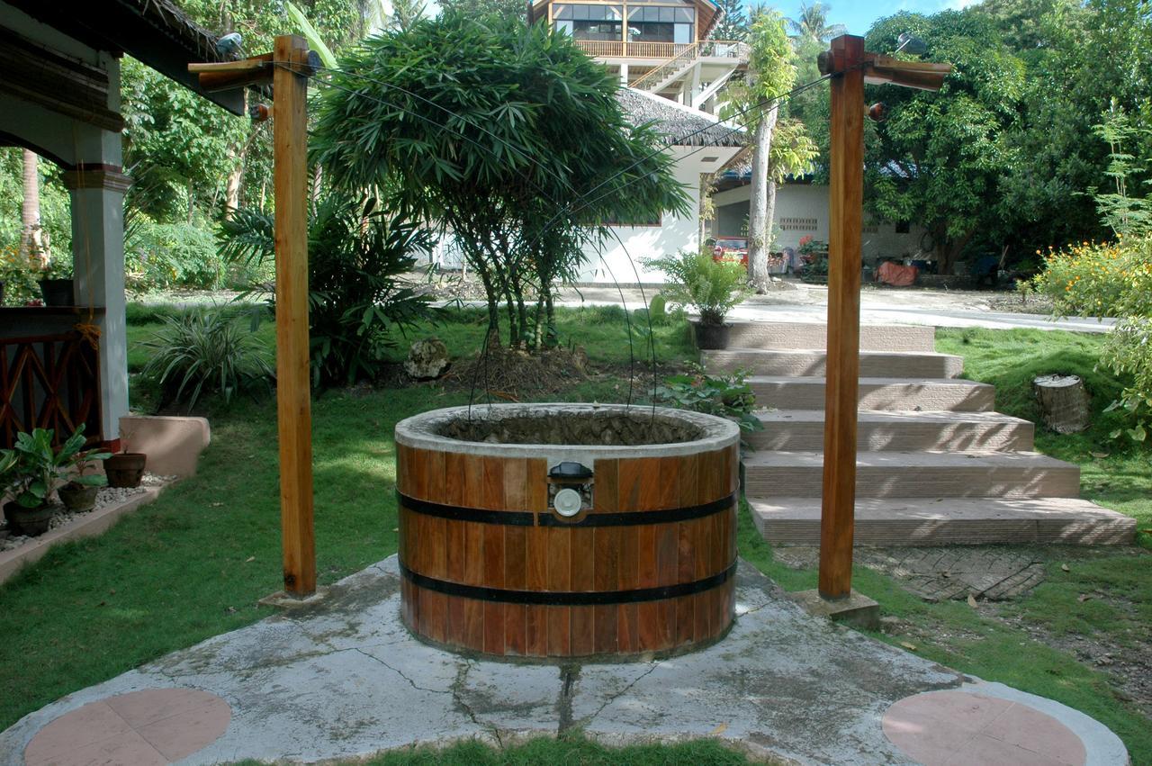 Neptune Diving Resort Santander Exterior photo