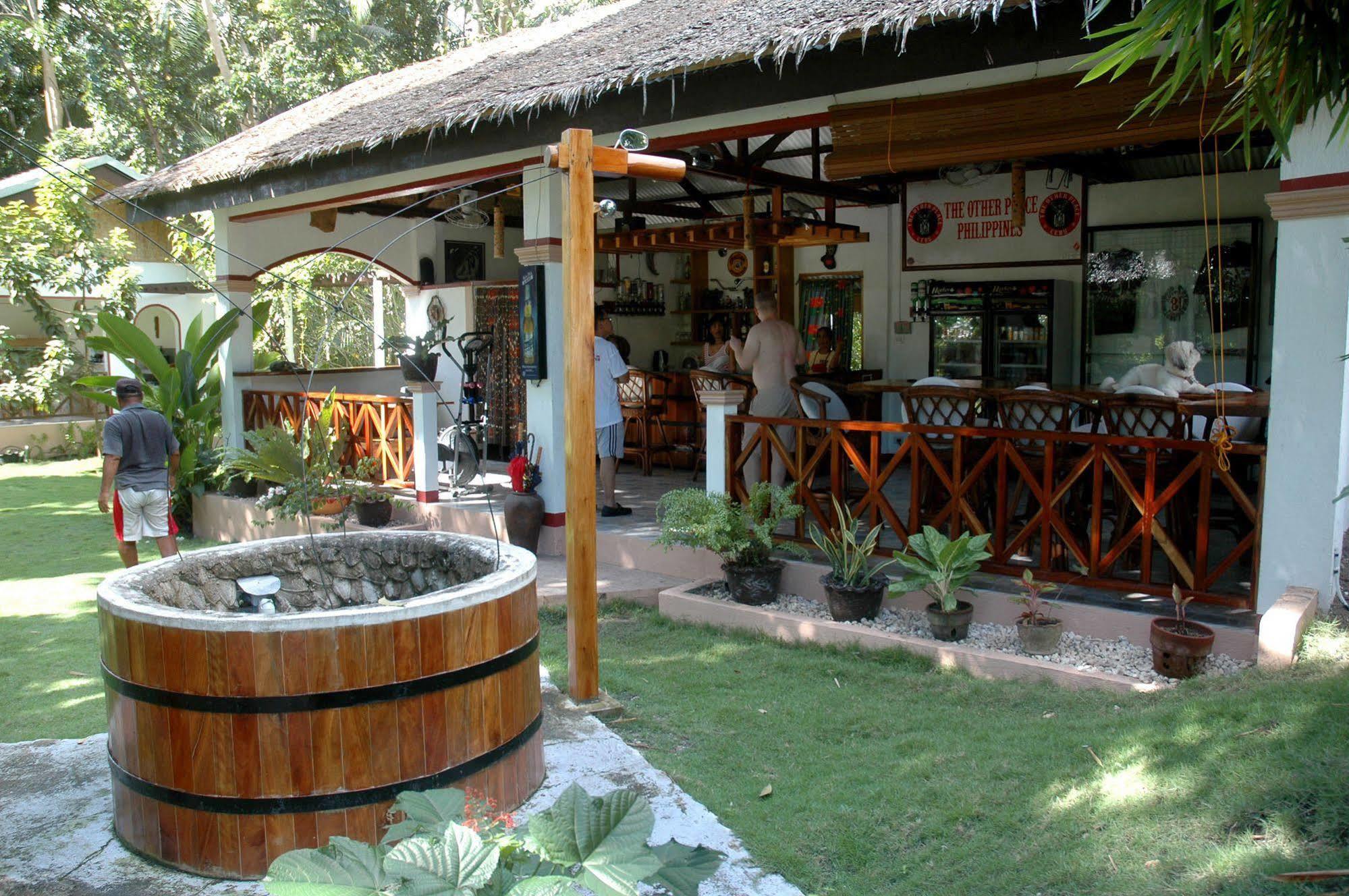 Neptune Diving Resort Santander Exterior photo